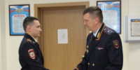 В торжественной обстановке молодых сотрудников поздравили с присвоением специальных званий среднего начальствующего состава. - НИА Самара