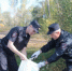 В Чапаевске участники очистили от бытового мусора одно из наиболее популярных мест отдыха горожан - причал. - НИА Самара