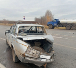 Грузовик смял легковушку на трассе в Самарской области 20 октября