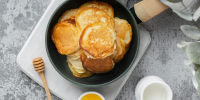 Муж покупает тыкву огромными пакетами: смешиваю ее с кефиром и готовлю вкуснейшие оладьи всего за 5 минут - ProGorodSamara.Ru