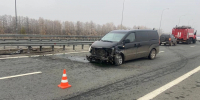 В Самарской области женщину на минивэне занесло на дорожное ограждение - Комсомольская Правда Самара