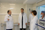 Министр здравоохранения региона Андрей Орлов ознакомились с работой обновленного отделения.