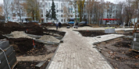 По просьбе жителей в сквере уложат антитравматическое покрытие, установят детский игровой комплекс, скамейки и урны, создадут газоны.  - НИА Самара