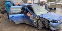 В Самаре водитель не справился с управлением и врезался в столб - Комсомольская Правда Самара