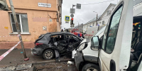 В Тольятти столкнулись легковушка и автобус - Волга Ньюс