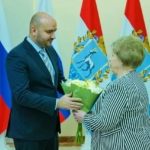 В Самаре губернатор Федорищев вручил государственные награды жителям региона