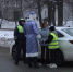 Для юных участников встреч волшебники в погонах организуют веселые викторины, напоминая о безопасном поведении, и объясняя, как правильно переходить дорогу в снегопад, почему нельзя играть вблизи проезжей части, как вести себя на катке или горке. - НИА Самара