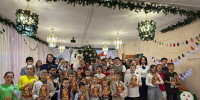 Сотрудники регионального следственного управления передали новогодние подарки детям, находящимся в центре помощи детям - Следственный комитет