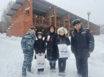 В Самарской области сотрудники полиции в рамках Всероссийской благотворительной акции «Елка желаний» организовали экскурсию для многодетной семьи в кинологический центр