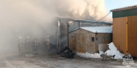 В Самаре полицейские оцепили территорию склада, где тушат пожар - Комсомольская Правда Самара