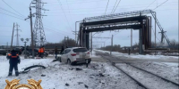 В Тольятти водитель Hyundai заехал под электричку - Волга Ньюс