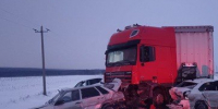 Грузовик спровоцировал ДТП с пятью машинами из-за снегопада в Самарской области - Самарская Газета