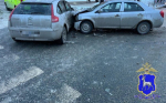 В Самаре автомобилистка врезалась в машину, которая ехала на зеленый
