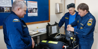 Ветеран пожарной охраны передает опыт молодому огнеборцу - Центр по делам гражданской обороны, пожарной безопасности и чрезвычайным ситуациям