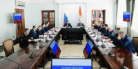 В четверг, 12 марта, полномочный представитель Президента России в Приволжском федеральном округе Игорь Комаров провел двустороннюю встречу с губернатором Вячеславом Федорищевым. - НИА Самара