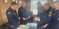 В Шигонском районе комиссия из числа опытных специалистов пожарно-спасательного отряда № 37 филиала облГКУ «Центр по делам ГО, ПБ и ЧС» определила лучшие рисунки детей огнеборцев, принявших участие в первом этапе конкурса - Центр по делам гражданской обороны, пожарной безопасности и чрезвычайным ситуациям