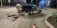 В Самаре под колеса автомобиля попали самокатчик с пассажиром - ТРК Скат