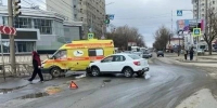 6 апреля в Самаре пострадал в ДТП с Renault Logan пациент скорой помощи - ProGorodSamara.Ru