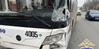 Иномарка не уступила дорогу и врезалась в автобус на улице Гагарина в Самаре - Самарская Газета