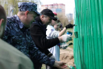 Школьники Самары приняли участие в общегородском субботнике