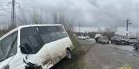 Легковушка выехала на встречку и врезалась в автобус в Самарской области - Самарская Газета