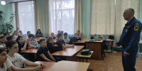 К Всероссийским открытым урокам мужества присоединились и представители пожарно-спасательной части № 119 - Центр по делам гражданской обороны, пожарной безопасности и чрезвычайным ситуациям