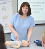 Медсестра из Самары спасла задыхавшуюся на уроке третьеклассницу