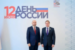 Вячеслав Федорищев вручил почетный знак художественному руководителю "Шостакович Опера Балет"