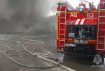 Появились фото и видео крупного пожара в магазине стройматериалов в Жигулевске